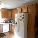 antique_white_painted_kitchen_cabinets_before_jan_2016_04